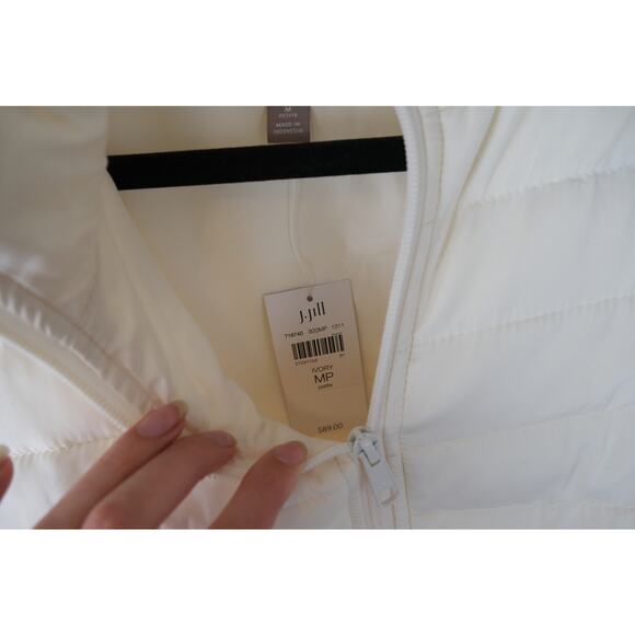 NWT J.Jill Ivory Cream Down Nano Puffer Vest Womens Medium Petite - Picture 4 of 5